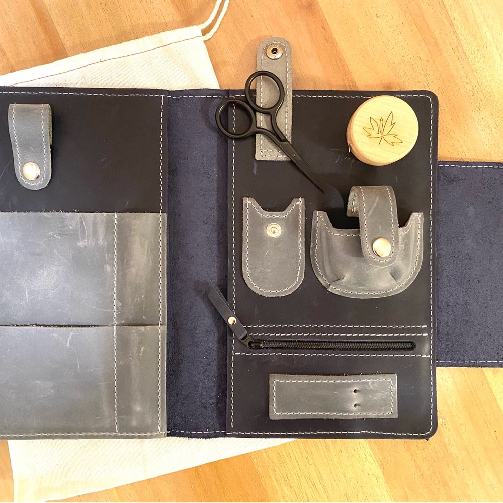 Thread & Maple Notions Clutch Navy Blue - Picture 7 of 8